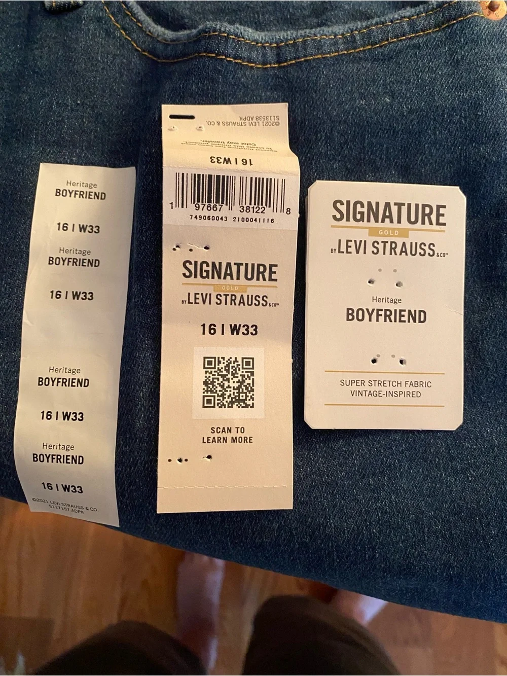 Levis levi signature